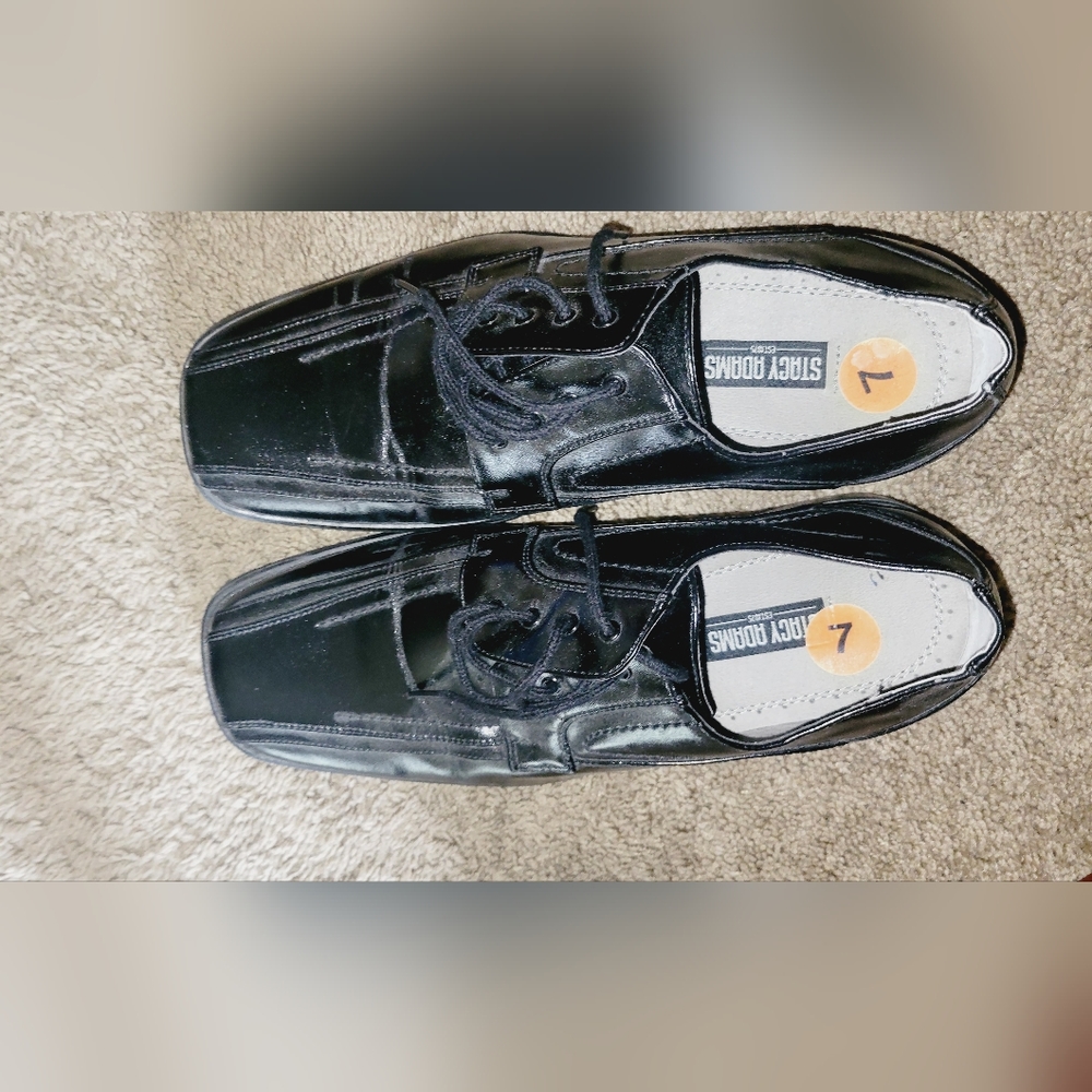 Dress shoes